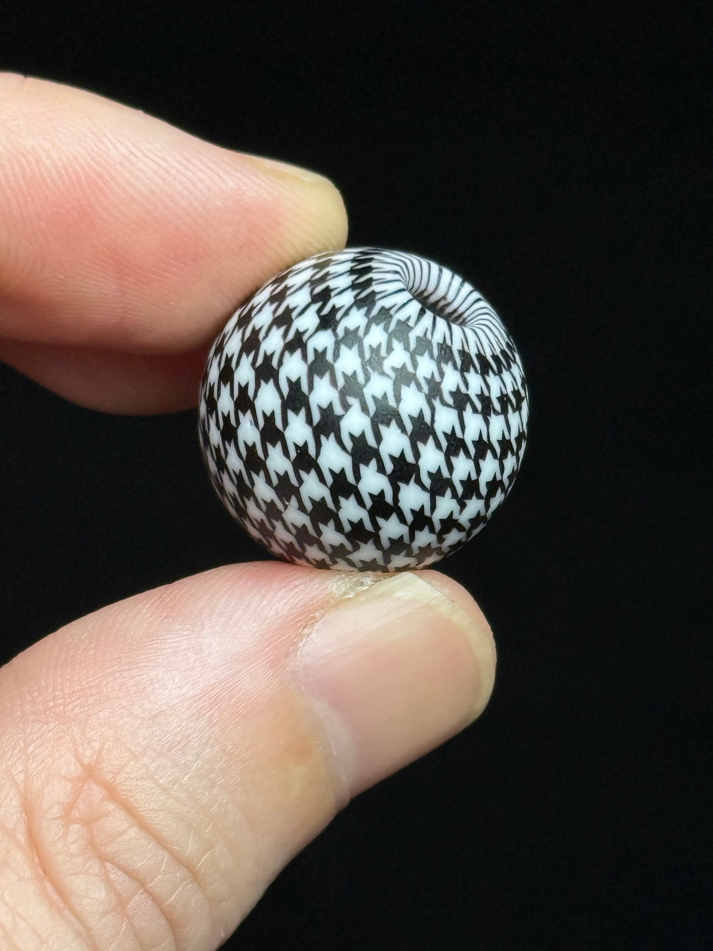 Daisuke Takeuchi - Tonbodama - “Houndstooth”