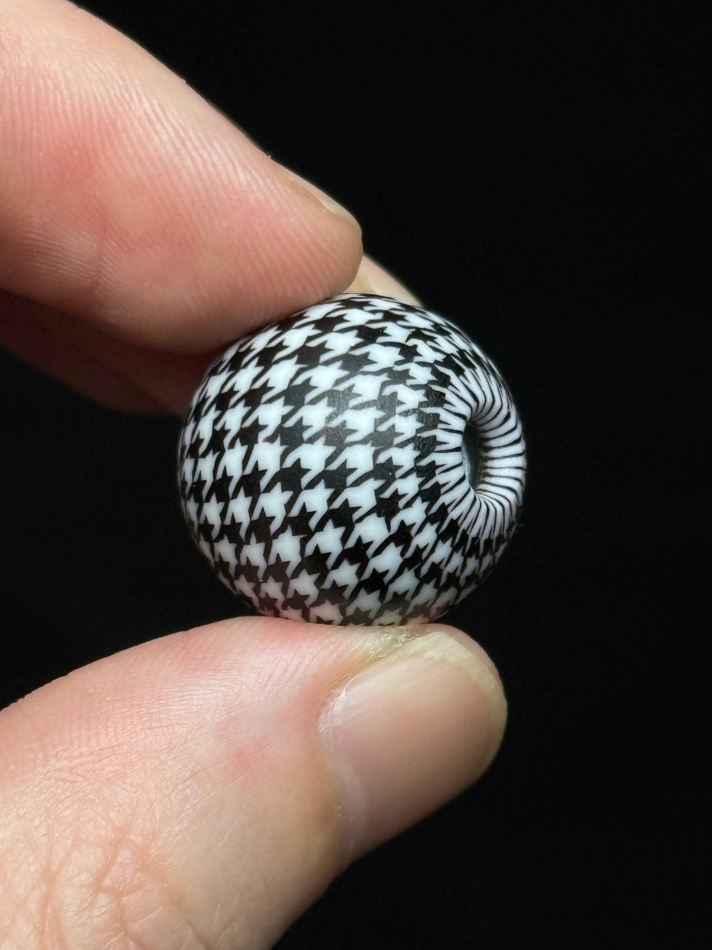 Daisuke Takeuchi - Tonbodama - “Houndstooth”