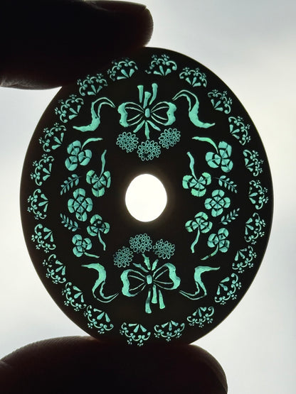 Sakiyo Takeuchi - Pendant - “Ribbon and Clover”